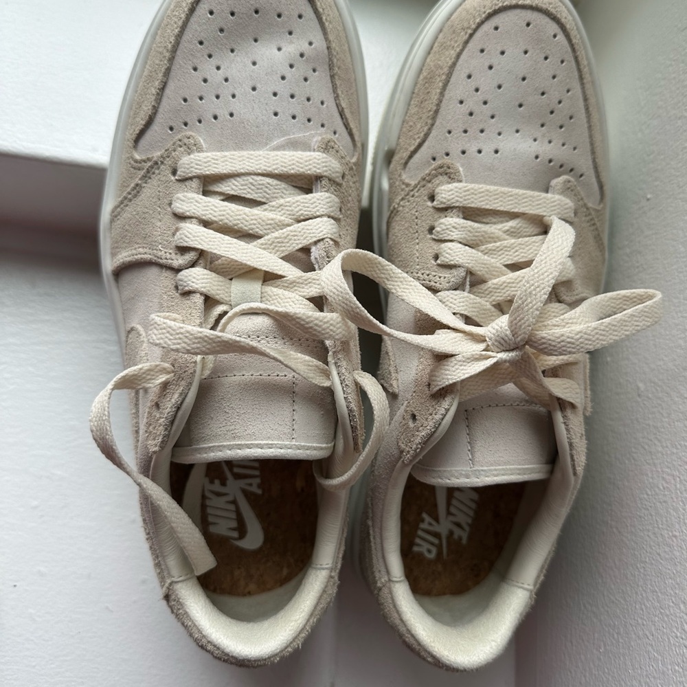 Women’s Jordan 1 low elevate - Picture 3 of 5
